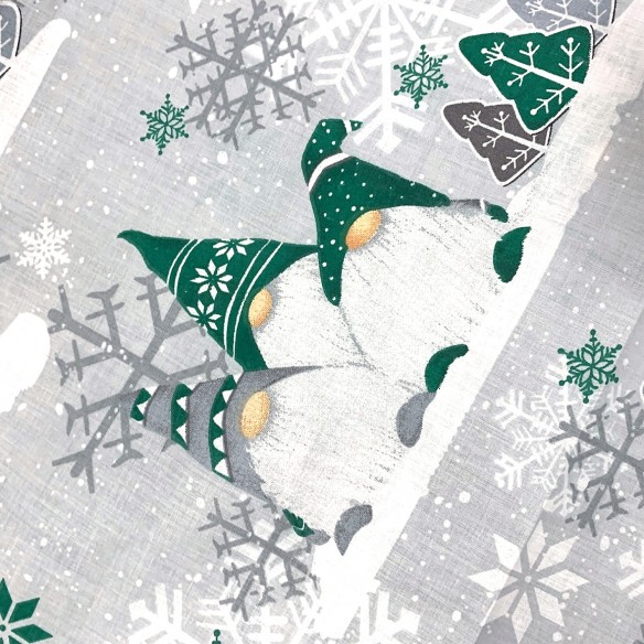 Tela de algodón - Gnomos verdes navideños y copos de nieve sobre gris